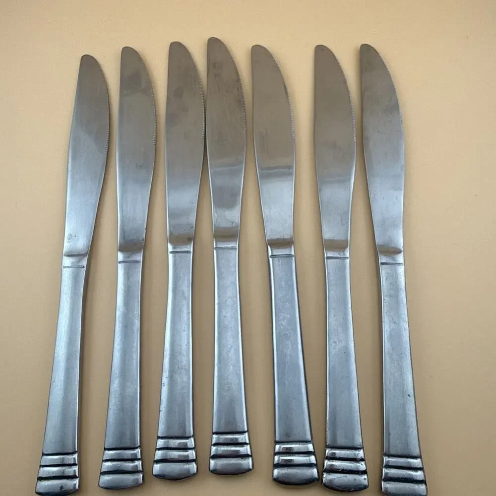 Lot of 7 Cambridge Codie Glossy Dinner Knives Stainless Steel 8 3/8